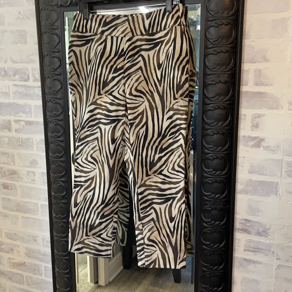 Chicos so slimming capris